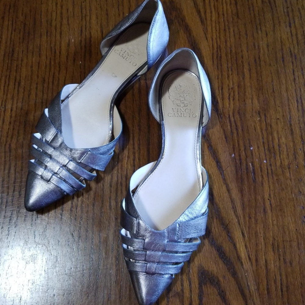 Vince Camuto pointy flats 7.5